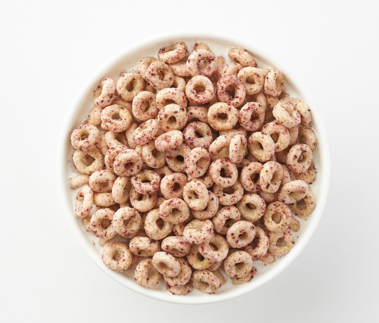 Very Berry Cheerios has the taste of berries in every bite
