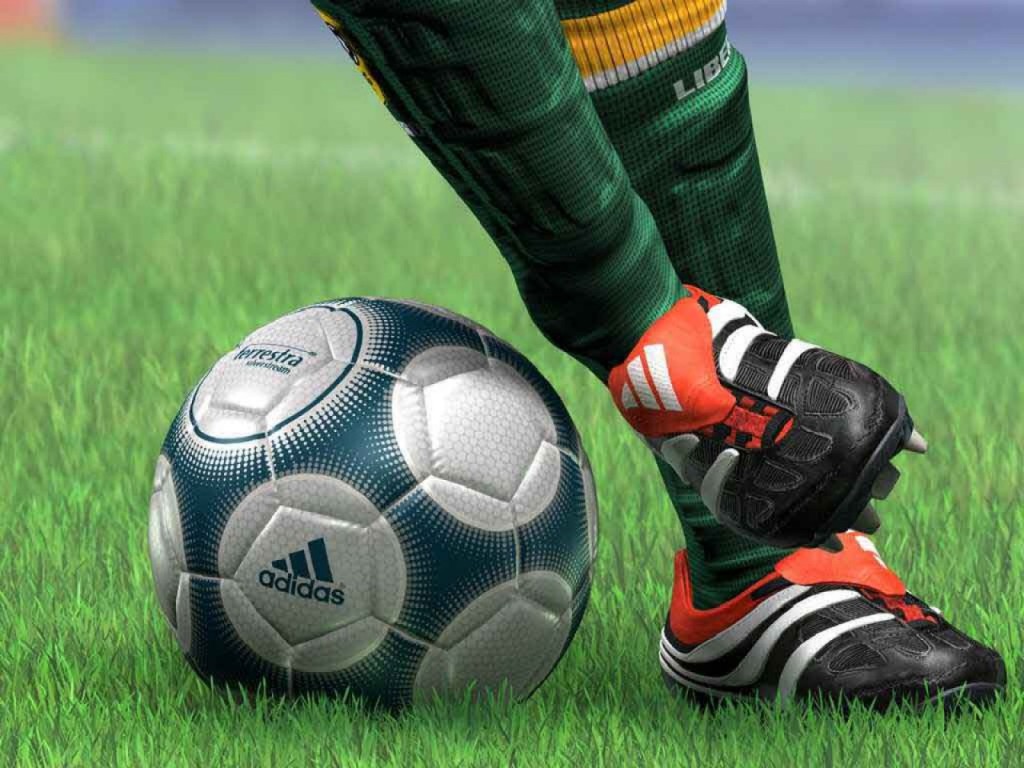 soccer_foot_work_spors_freecomputerdesktopwallpaper_1600