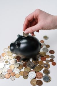 How Much Money To Keep in a Savings Account