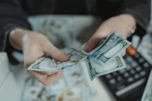 How Much Money To Keep in a Savings Account