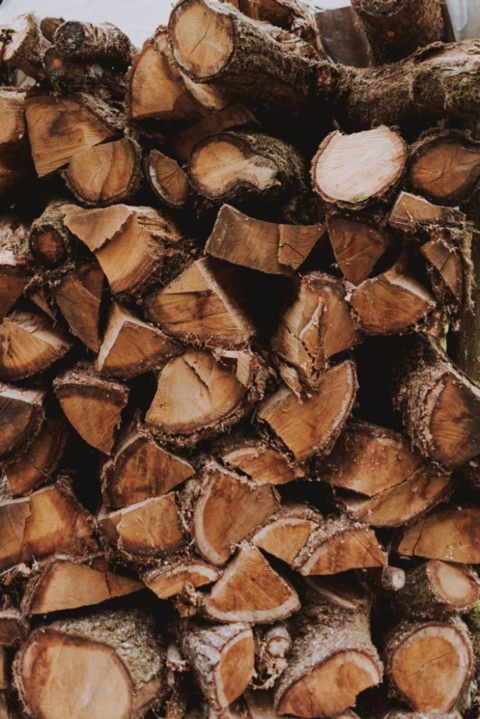 Characteristics of Hickory Firewood