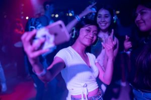 Ways to Arrange a Dance Party with Your Girl Friends
