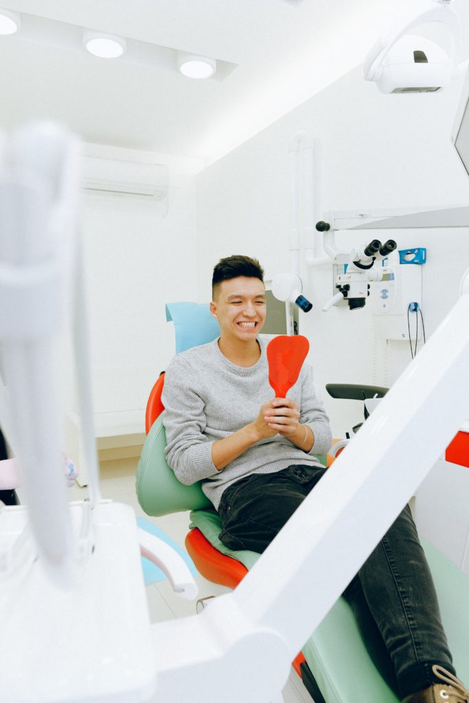 Unveiling the Vital Role of Dentists in Detecting and Treating Early Gum Disease