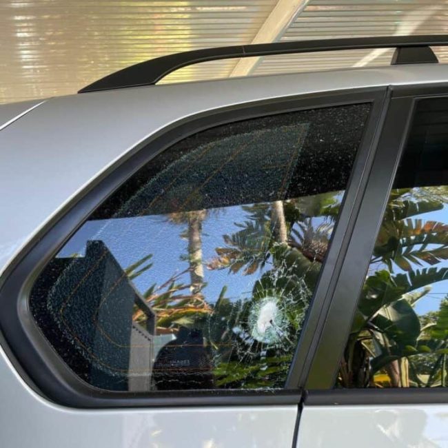10 Items That Should Go In Your Car Emergency Kit