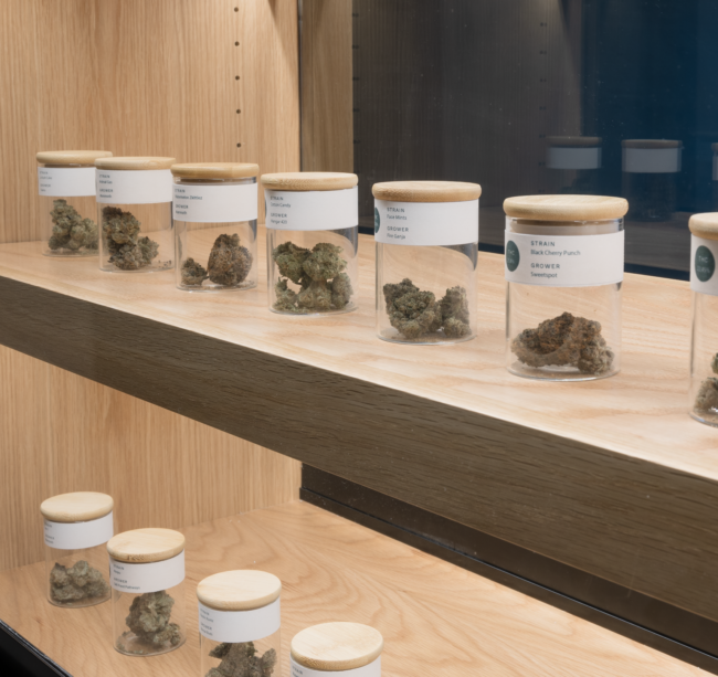 Top 5 Things to Look for in a Quality Dispensary Rick On the Rocks